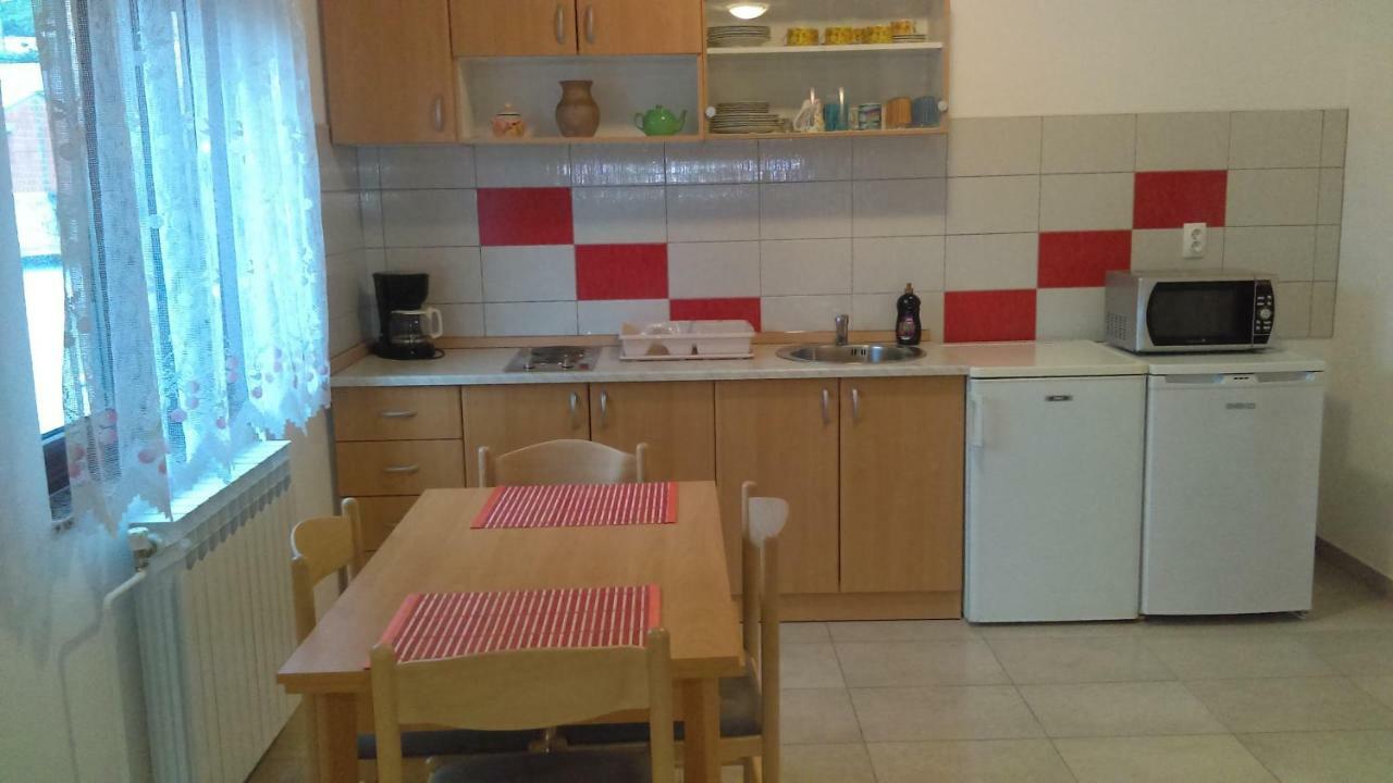 Ruza I Natalija Apartment Karlobag Exterior photo