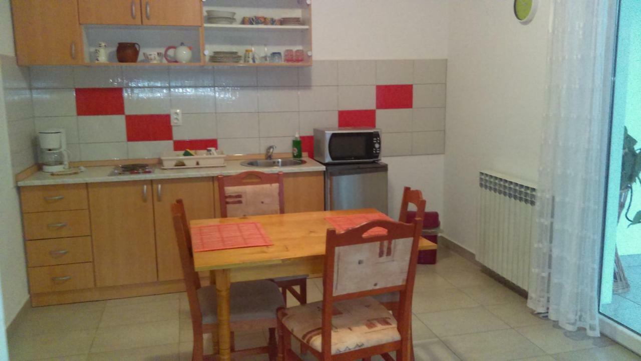 Ruza I Natalija Apartment Karlobag Exterior photo